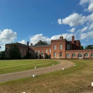 So thrilled to be teaming up with the amazing @lucymeehanevents again this weekend! We last worked together in June on a stunning wedding she planned to perfection at @braxtedparkweddings (pictured above), when I had the joy of supporting Lucy with my freelance assistance service. 

Can’t wait to do it all again! 💫 

#WeddingSeason #EventSupport #TeamworkDreamwork #WeddingSupport #Freelance